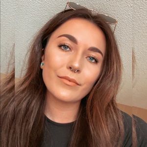 Meet your Posher, Shania